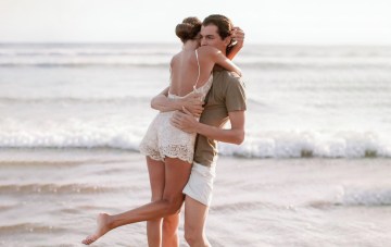 The 14 Best Books To Read On Your Honeymoon