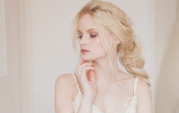 7 Cozy Hygge Tips For A Relaxing Wedding Morning