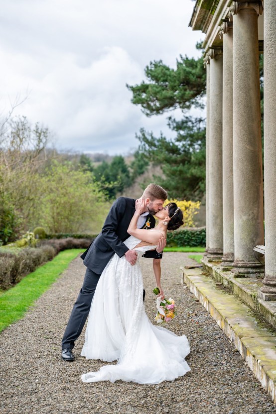 Hopton-Court-English-Summer-Wedding—Chloe-Bolam-Photography—Bridal-Musings–74