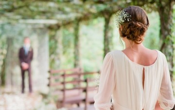 A Dreamy Rustic White & Green Wedding Shoot