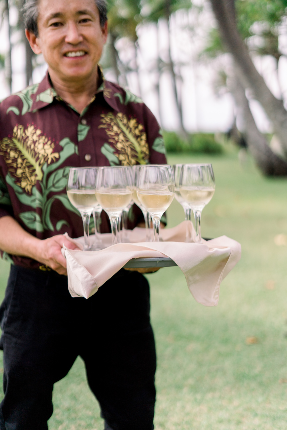Elegant Sage Green Hawaii Destination Wedding – Etcetera Photo 13